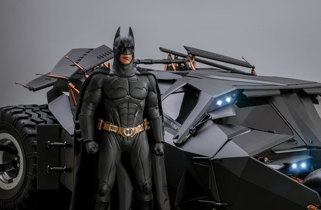 Preview: Hot Toys Batman Begins Batman and Batmobile - The Batman Universe